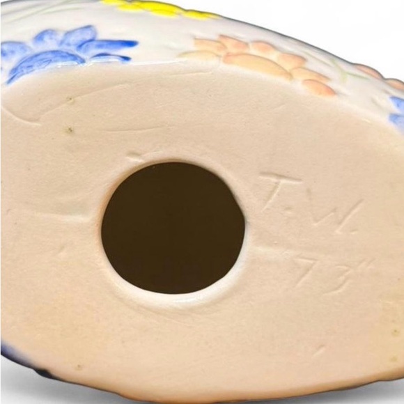 🔥 Vintage 1973 Flower Power Floral Ceramic Whale Figurine - Picture 6 of 6